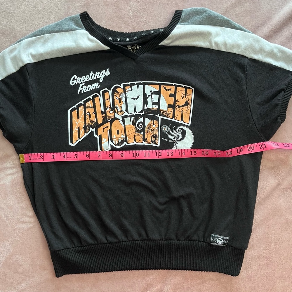 Disneys Halloween Town Short Sleeve V Neck Women’s Sweater Medium - Picture 5 of 9
